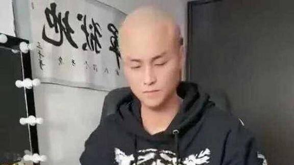 网红豪饮背后，流量与生命的博弈，谁能按下停止键？