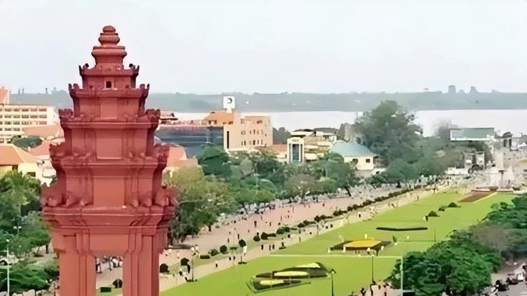 贵州母亲的绝望：女儿被发小骗到柬埔寨藏孕肚半年，20 万赎金要卖房，怕钱给了人没了