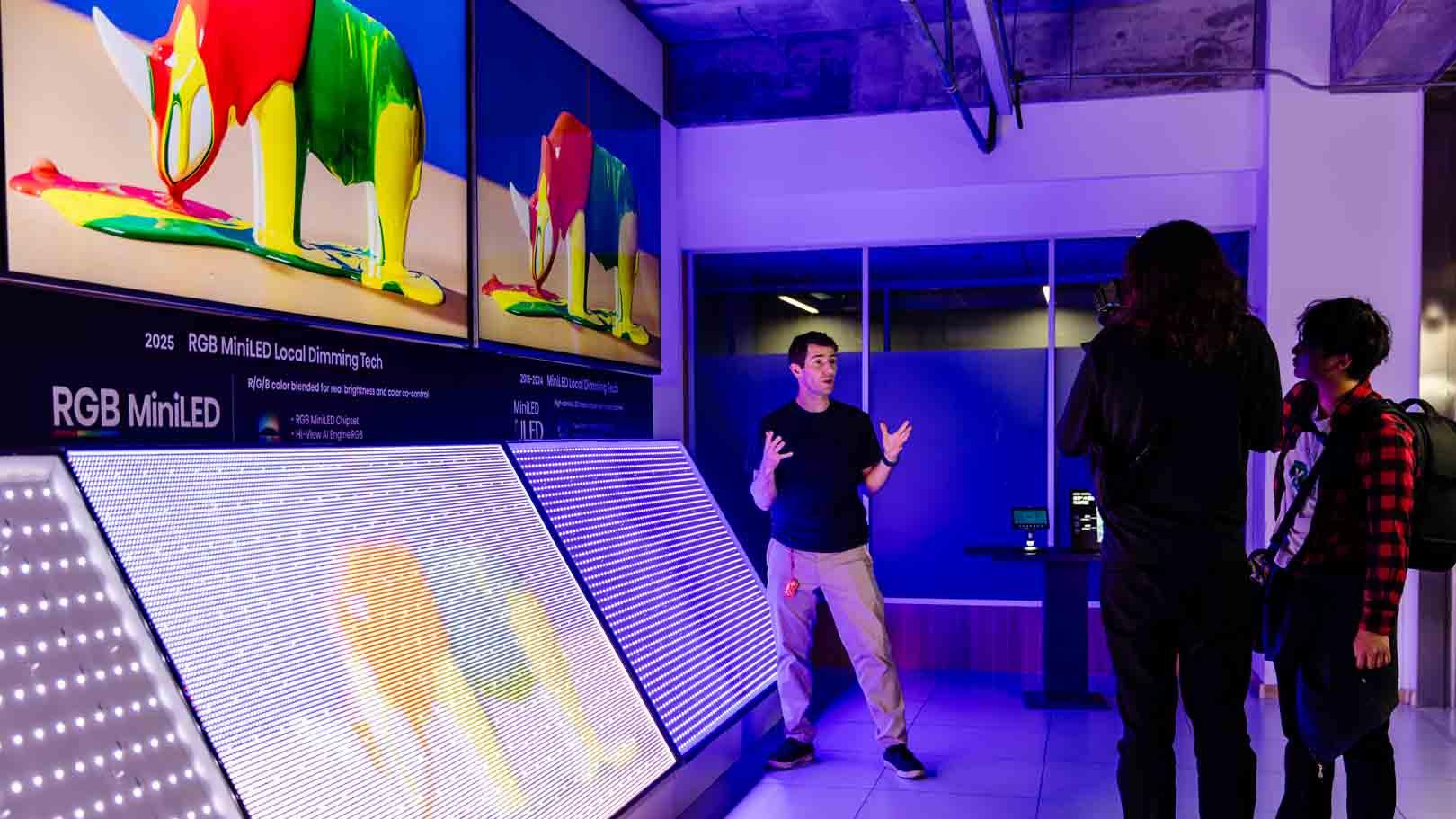 千万粉丝博主造访全球RGB-Mini LED开创者海信，现场打卡顶级显示技术发源地