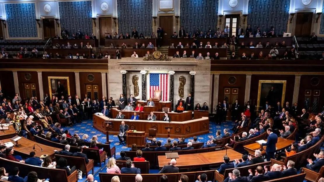 美伊战云下的权力暗战：两党议员罕见联手争夺“开火权”