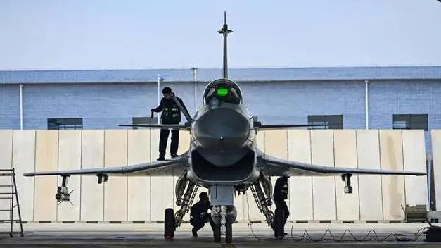 空战代差真相浮出水面？俄法制导弹未发射先坠毁，中国军工有优势