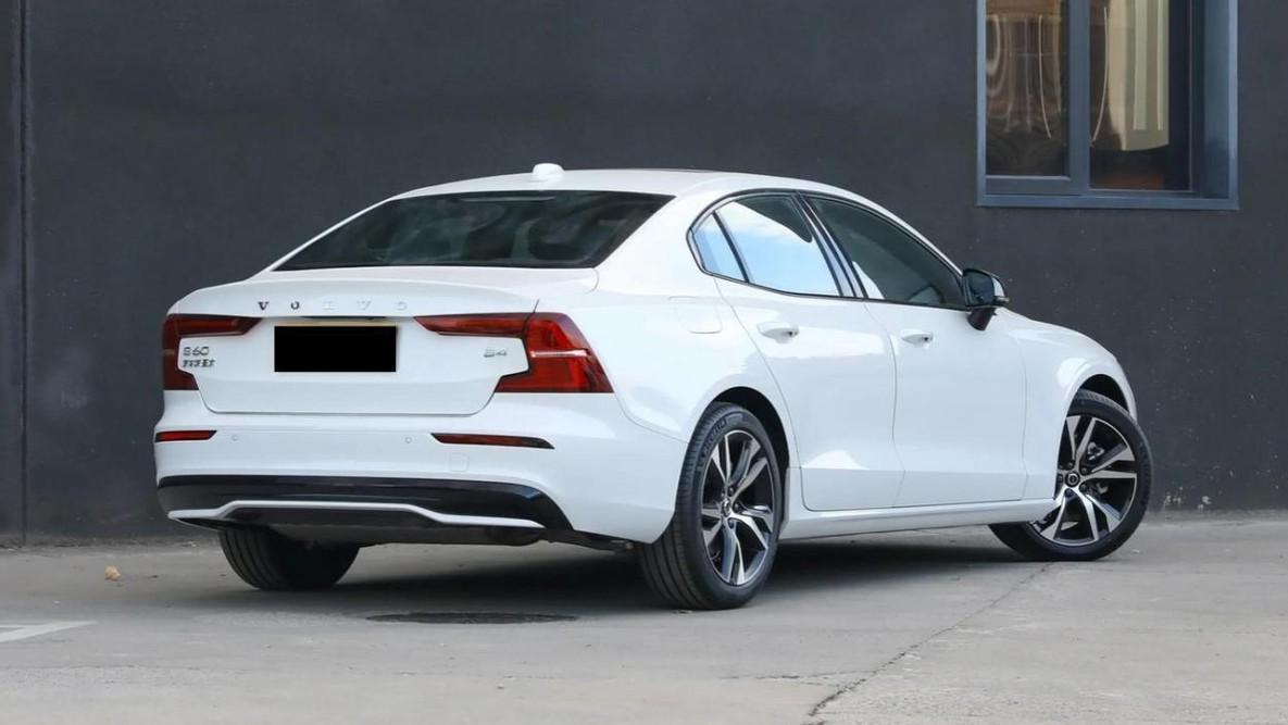 手握25万也能看北欧豪华？实拍沃尔沃S60，操控是亮点