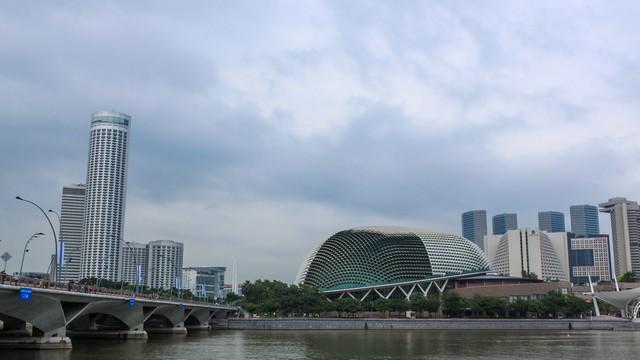 海上生命线遭“插手”，新加坡这步险棋，将如何影响中国的钱袋子？