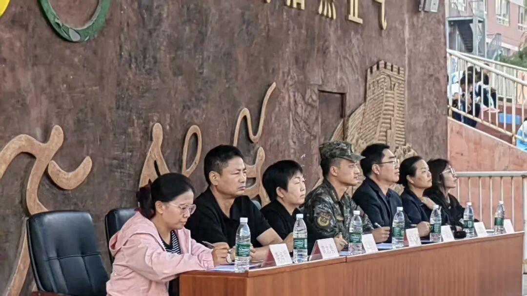 少年砺剑展锋芒！首师大大兴附中2025级高一军训闭营仪式圆满举行