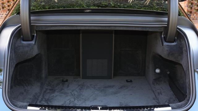 鸿蒙智行尊界S800 增程星辉尊享5 座 隐私光幕玻璃 四重门锁 新豪华香