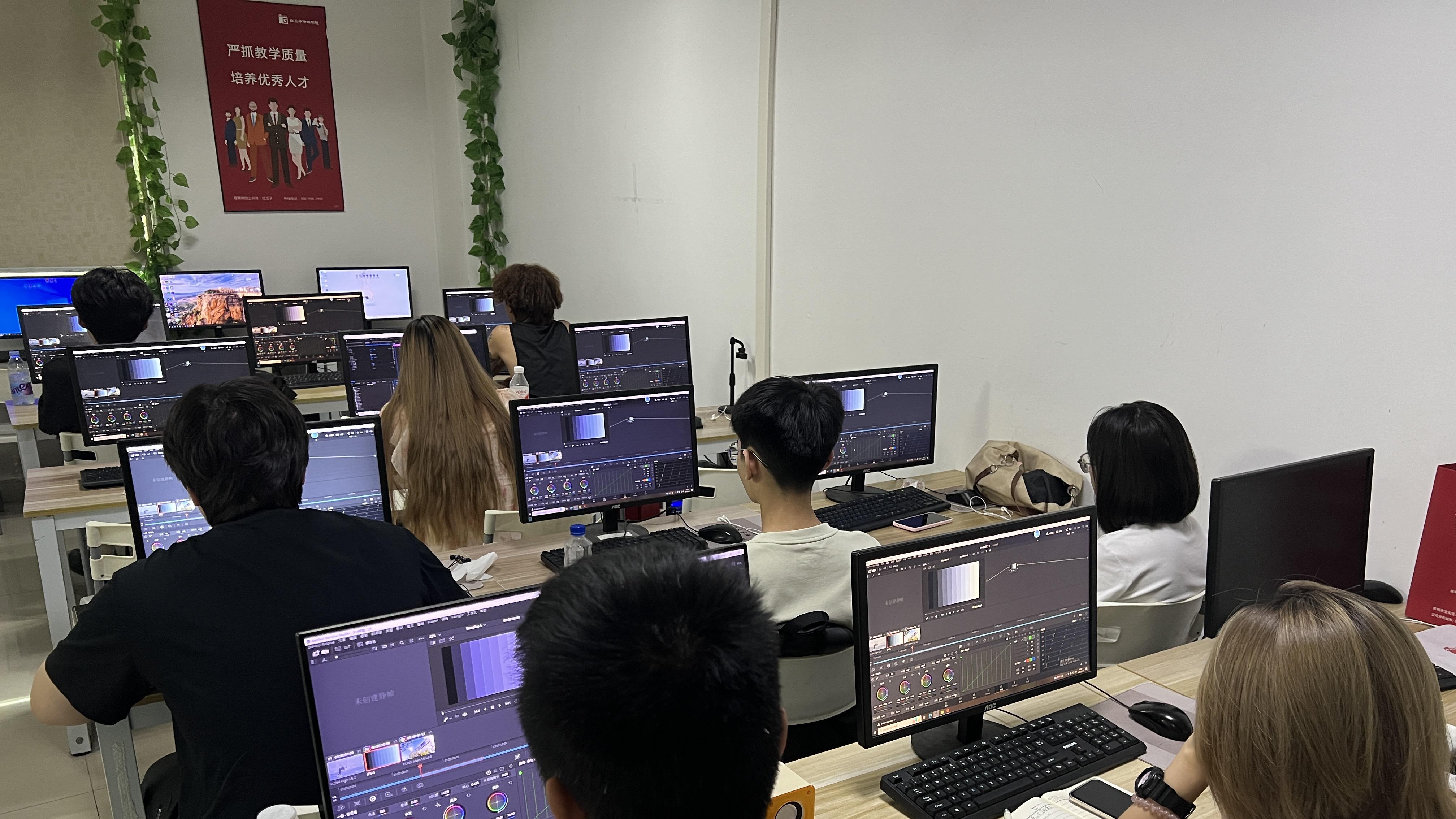 月入过万的剪辑师，都在用什么学习方式？