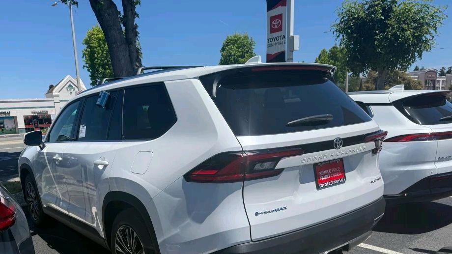 浑然一体十分大气！新款丰田汉兰达即将实现国产