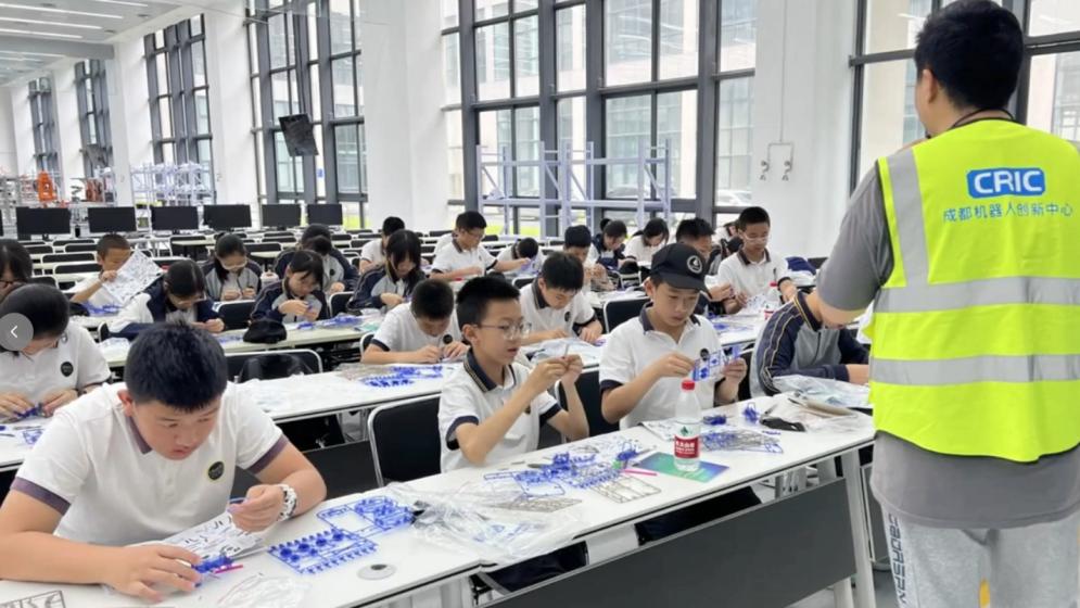 教育部放出“王炸”：人工智能课正式纳入中小学！这可能是对孩子最划算的投资！