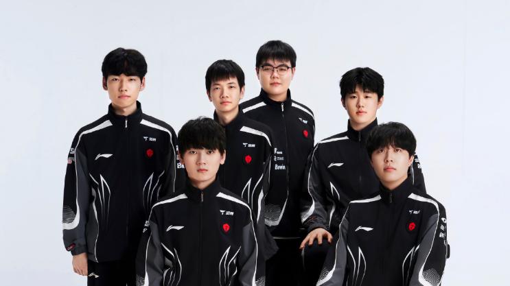 TES淘汰后，海外网友集体吐槽打野，记得给Kanavi选个T1冠军皮肤