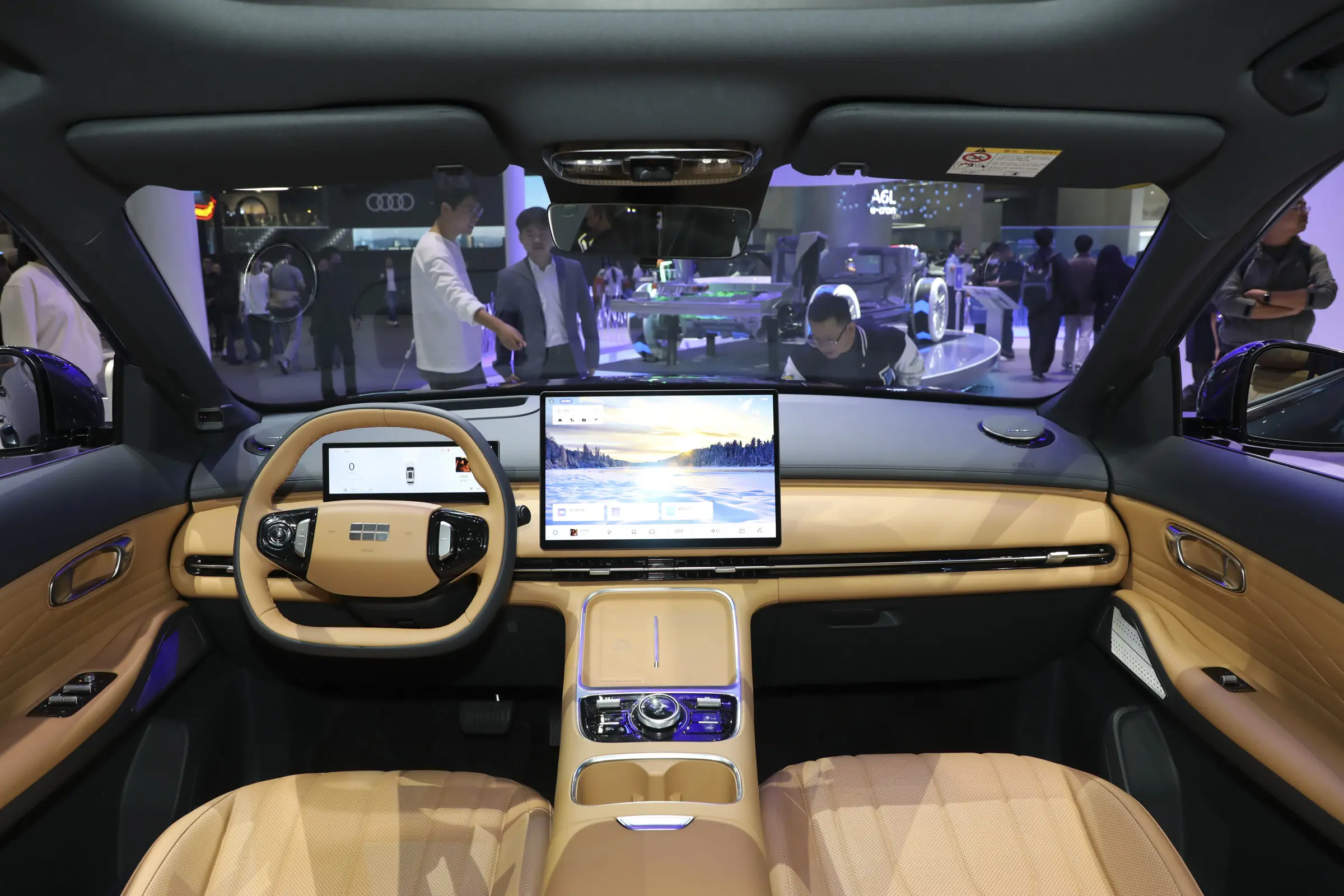 吉利又一款车火了！11月销量环比大涨160%，“量大管饱”再次有效