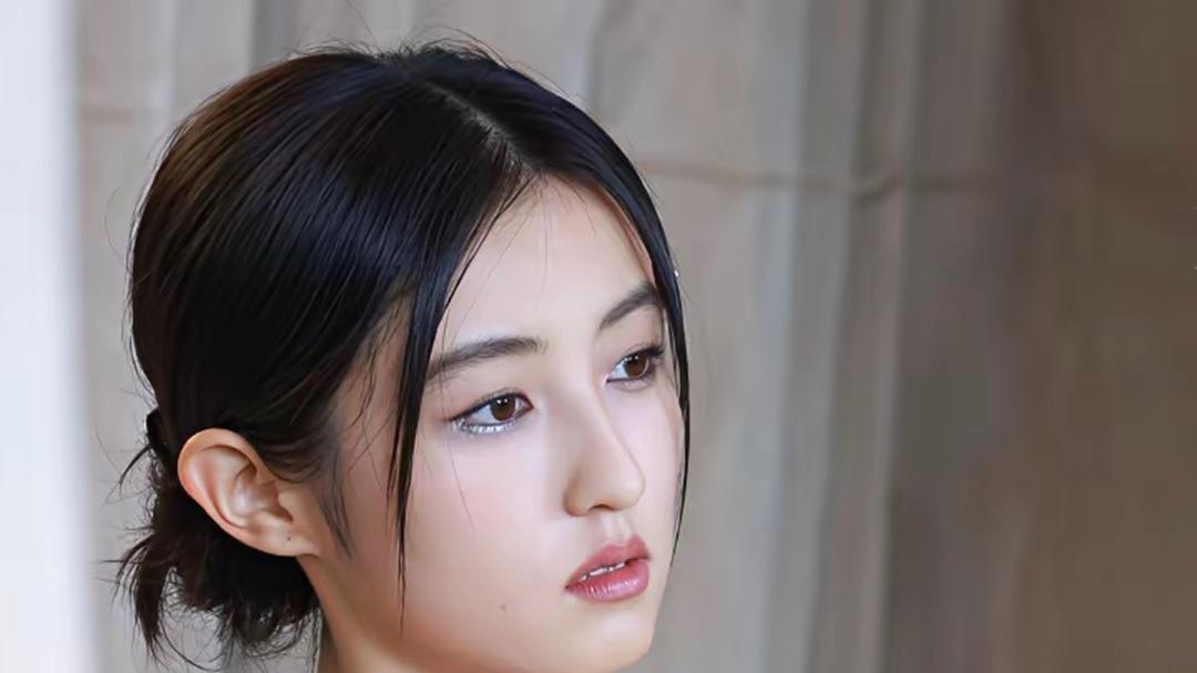 张子枫，身材不错