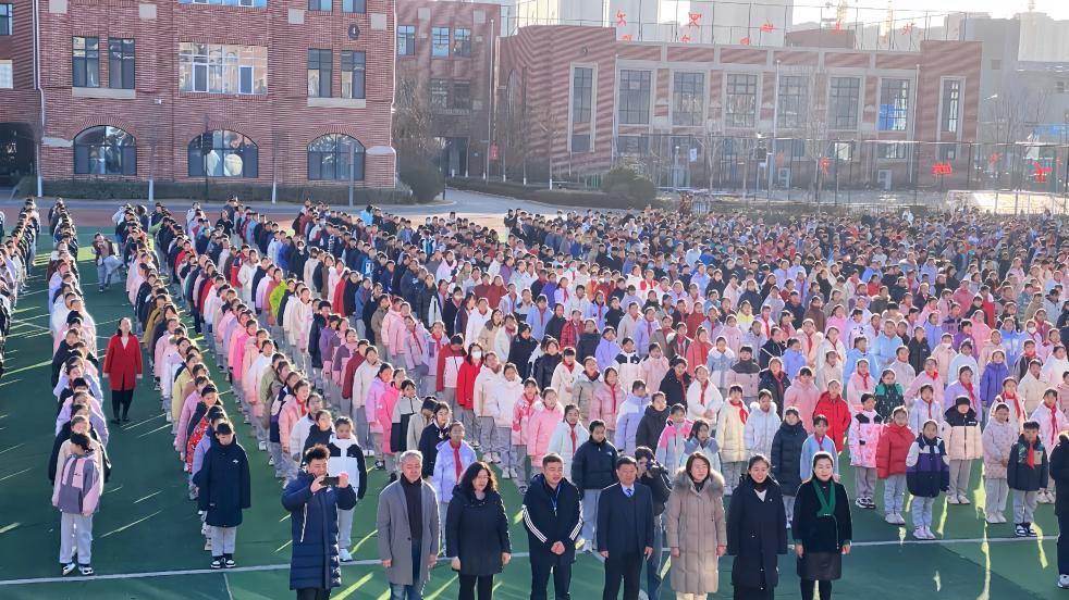 济南市天桥区云世界实验小学举行2025年春季开学典礼