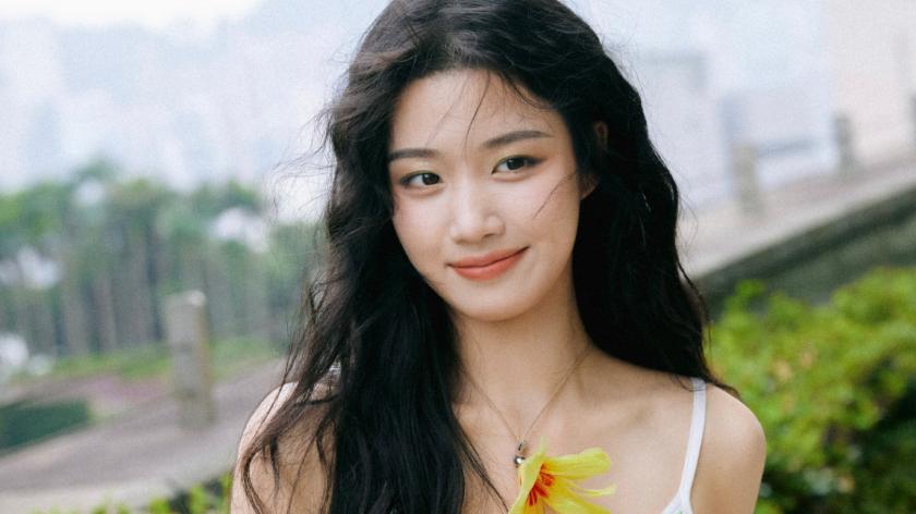 从绝代佳人邻家小妹：卢昱晓造型争议揭开影视圈审美密码