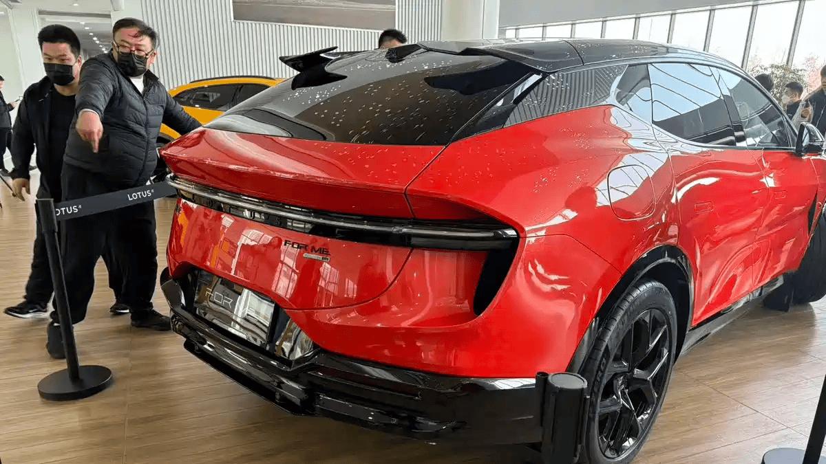 952马力/420公里纯电续航 莲花FOR ME实车亮相