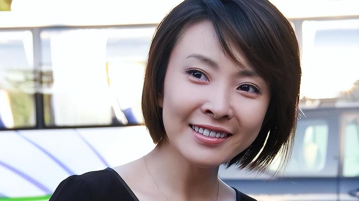她曾是央视最美外景主持，与孙红雷张嘉译传绯闻，37岁嫁富豪活成人生赢家！