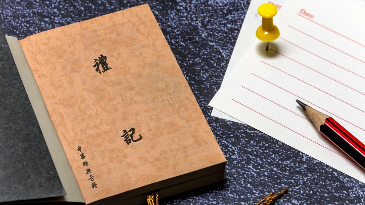 别被孔子骗了，明君将人治“服”，不靠仁德而是它，孔子故意不提