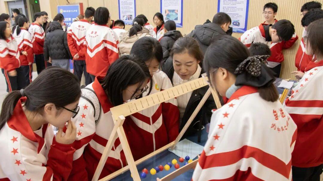 衡水十三中这场科技节让校园再次嗨翻天