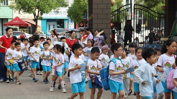 信阳市浉河区幼儿园：浉幼萌娃探春华 幼小衔接向成长