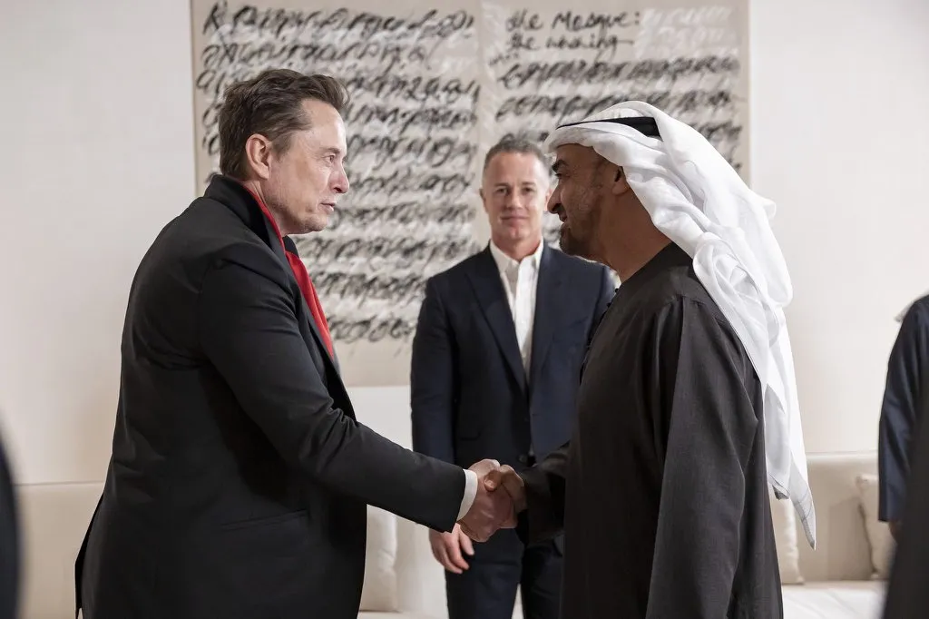 脑机接口量产，马斯克Neuralink和雷军小米生态链谁将主宰？