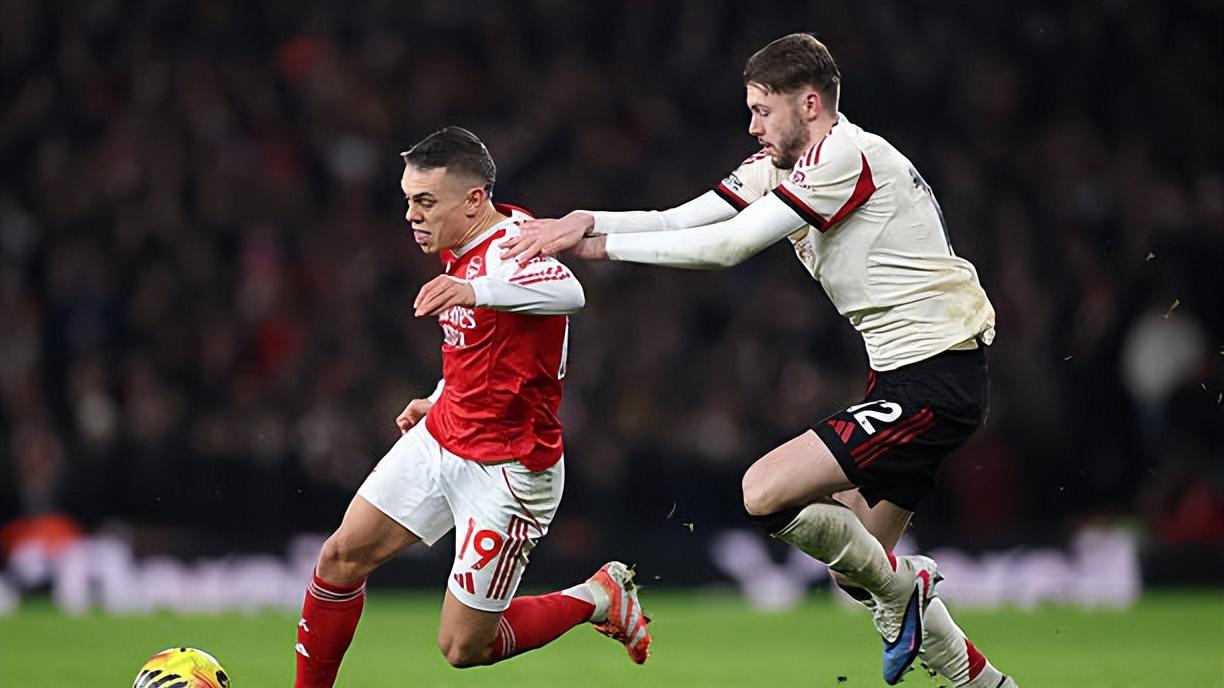 枪手憾平红军三启示：防守稳固筑争冠基石，攻势乏力难扩领先优势