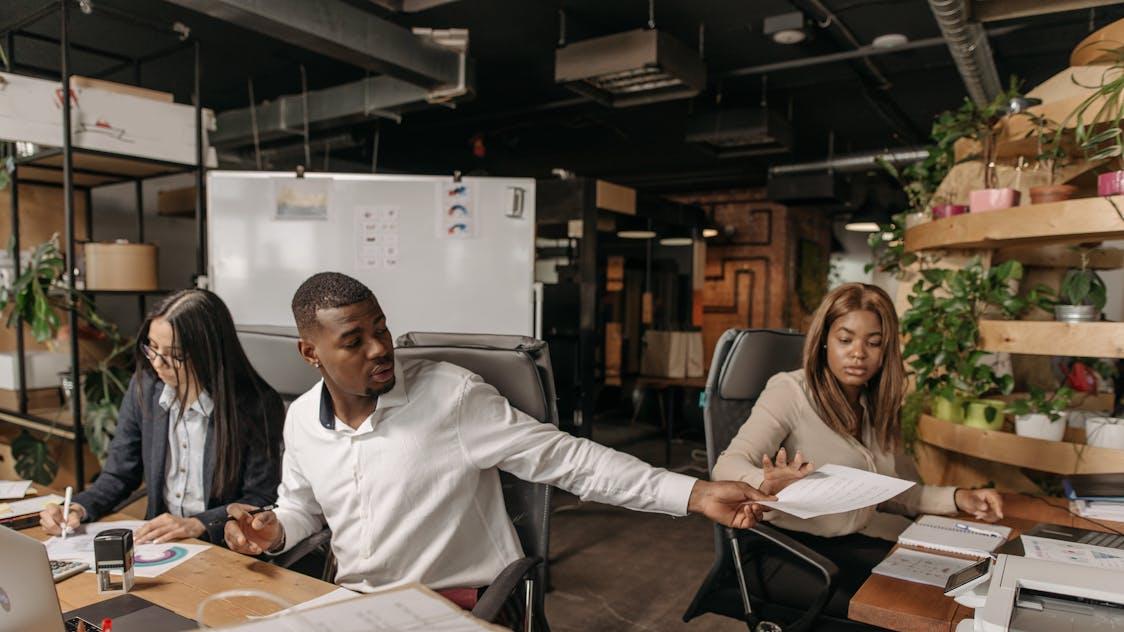 “伪大厂经验”陷阱：在外包公司做 Google 项目，简历怎么写才不属于欺诈？