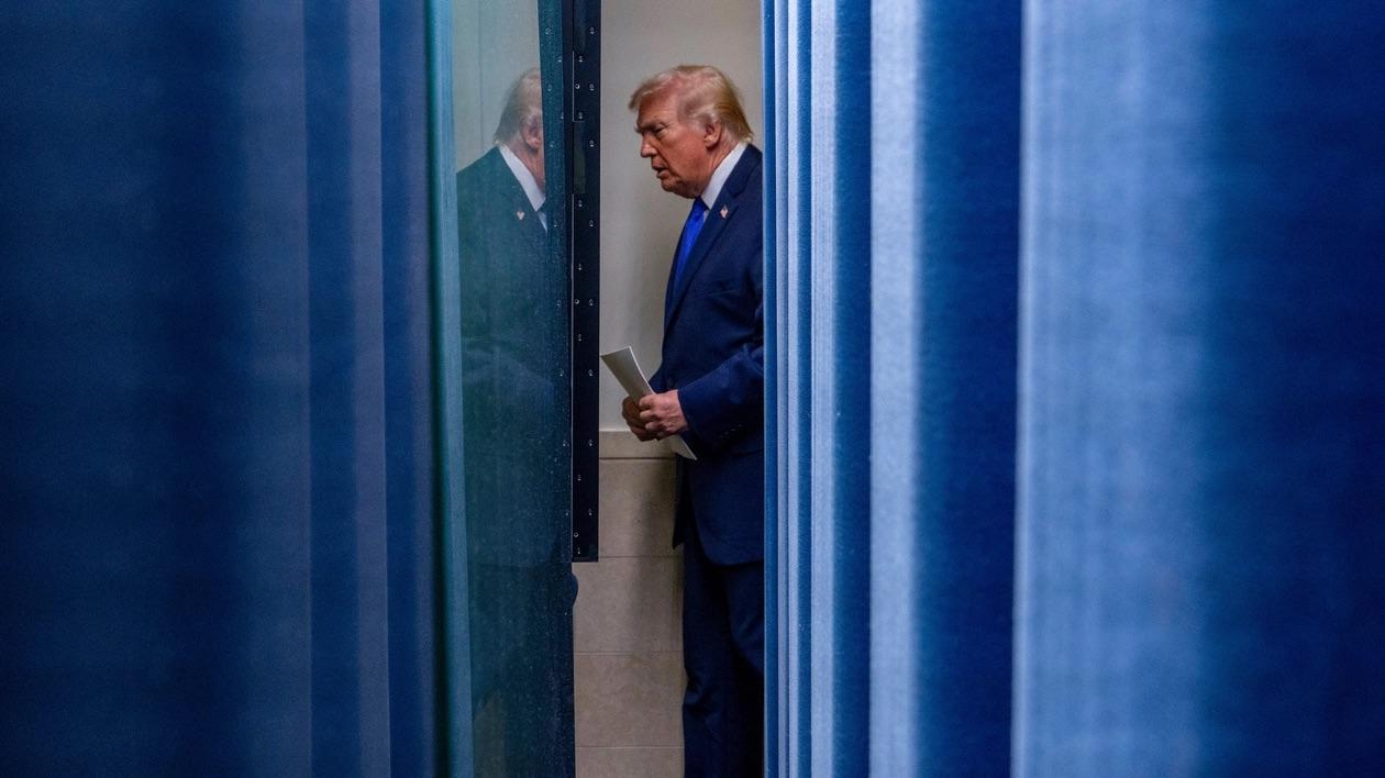 特朗普面临一场高风险的工作汇报，处境更加艰难