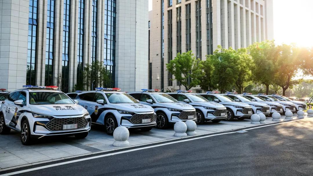 比亚迪警车升级：科技与安全的完美结合