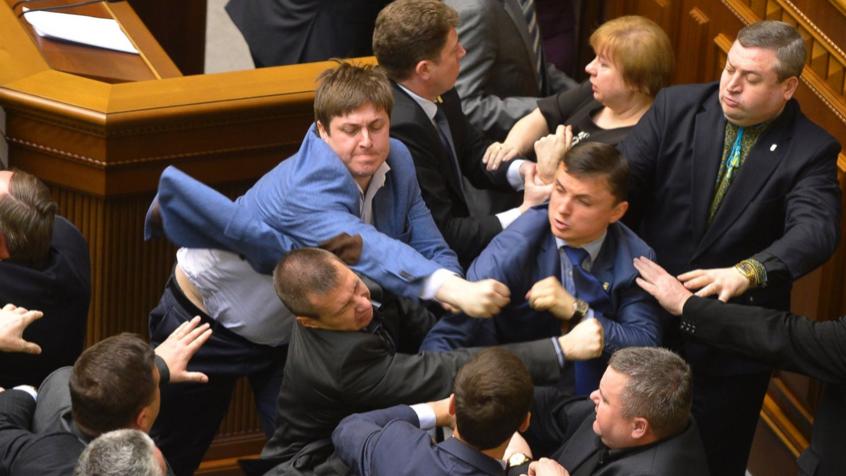 自己团队里的骨干起冲突怎么办？