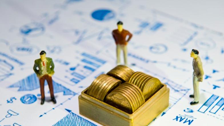 杨山海：黄金震荡弱势，三底形成等待上破！