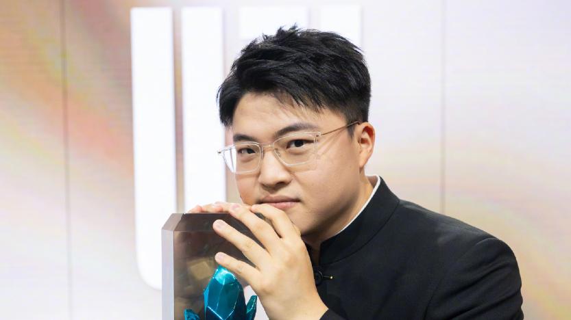 前FPX经理采访爆猛料，有LPL选手很喜欢打德州，一晚上能输1000W