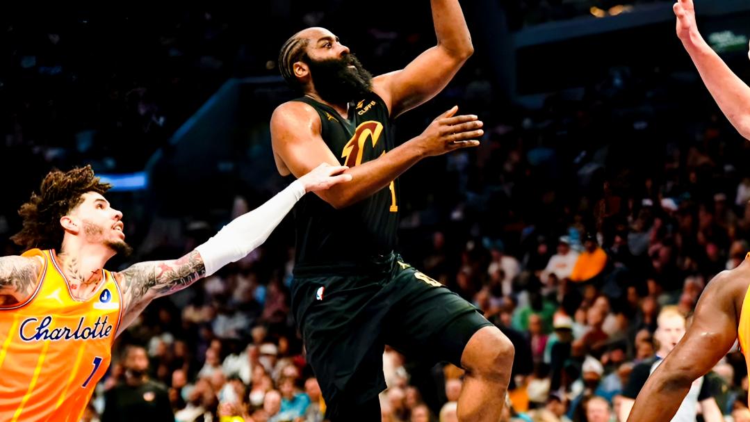 骑士7连胜杀疯! 哈登5场不败激活三核，黄蜂三少虽败犹荣