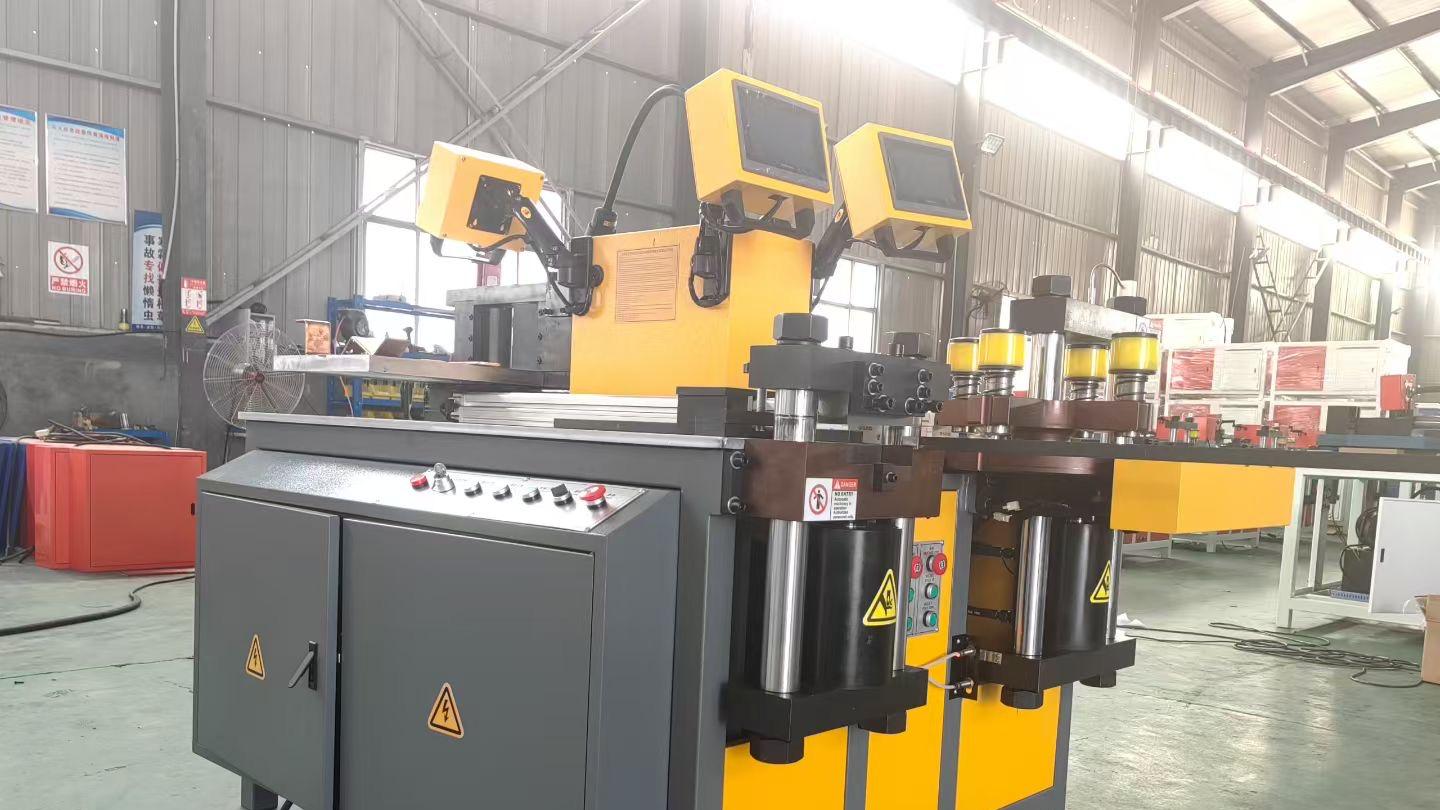 高低压成套厂家选型攻略：数控母线加工机选对，省工又省心