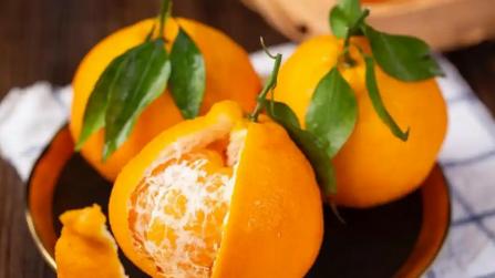 从“开盲盒”到“开盲盒”：网购水果的信任危机与破局之路