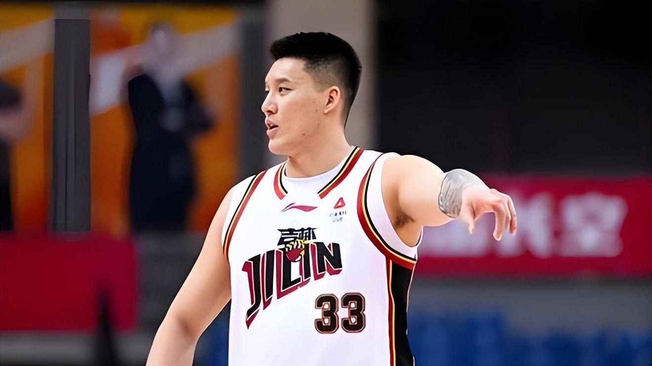 广东旧将立功了！72平生死时刻抢到前场篮板打中2分赢广厦队