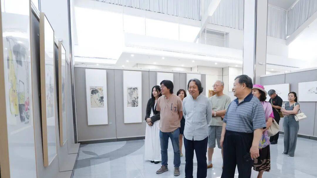 贾广健与华中小镇的艺术之约