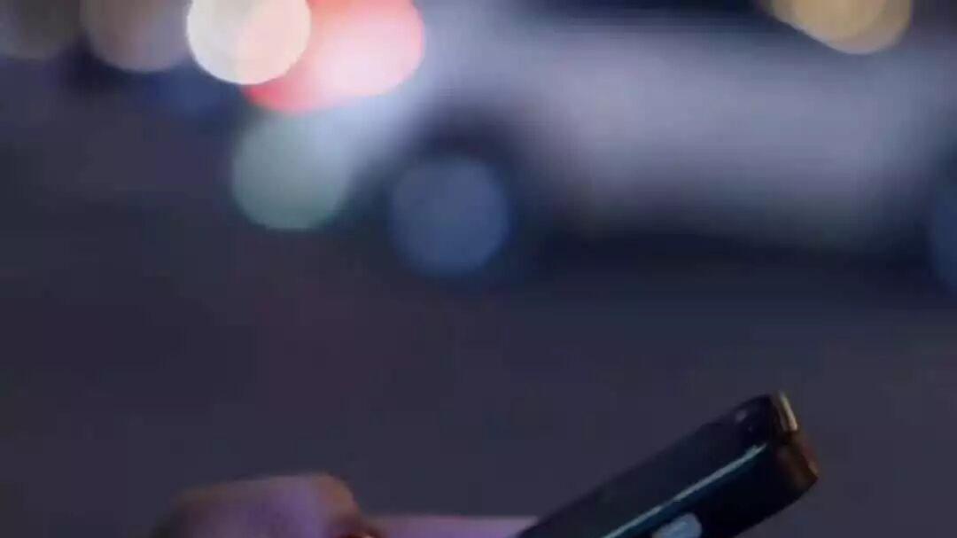 郑州19岁女孩用1700万打赏主播，1700万与十年刑期如何抉择？