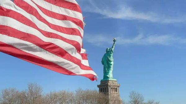 签证冻结七十五国，美国改规则卡人，未来风险成拒签理由