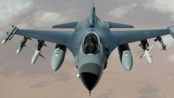 F-16入场乌克兰半年报：它是顶梁柱，还是笑话？飞行员给出答案