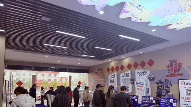 东乡区就业之家：元宵招聘“不打烊”精准服务助启航