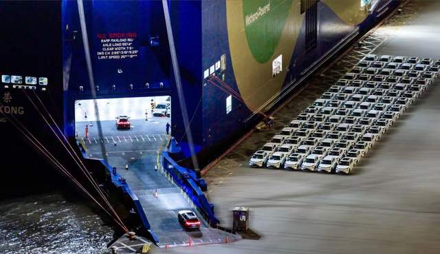 吉利汽车2025年实现高质量发展，全年营收3452亿元， 核心归母净利润劲增36%