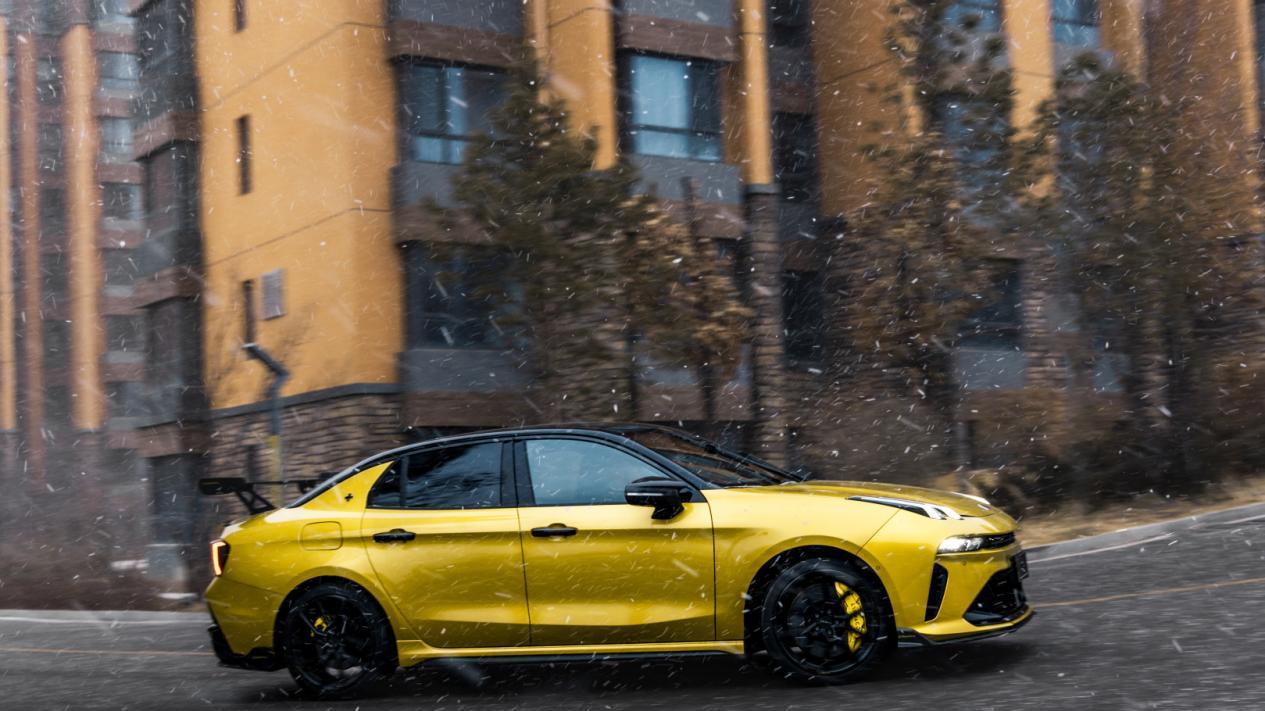 雪上漂移直接封神！领克03家族10.38万起，手慢无！