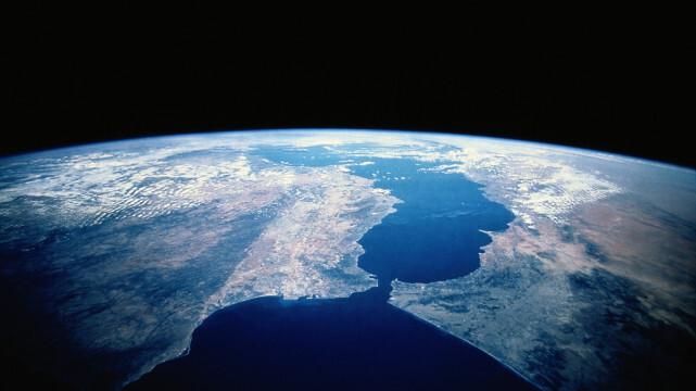 骗了我们十几年！你朋友圈疯传的绝美地球照，大部分都是假的