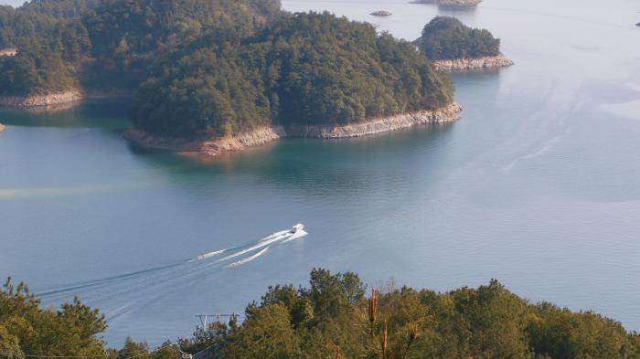 浙江千岛湖畔的“护水实践”