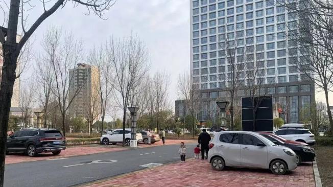 一直持续到2月23日（初七）！邓州这个停车场免费开放！