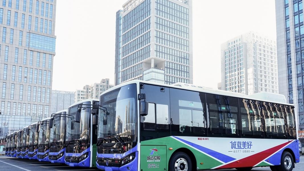 市民出行喜提“新年礼包”！青岛多路新能源公交上线