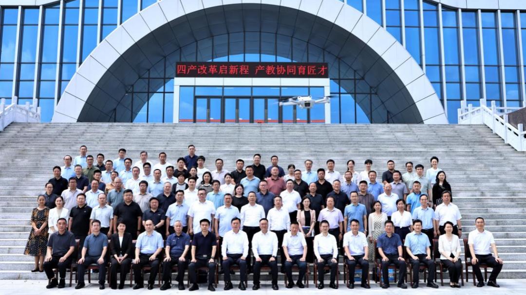 黄红带队赴郑州理工职院参加校企交流并走访郑州比亚迪公司