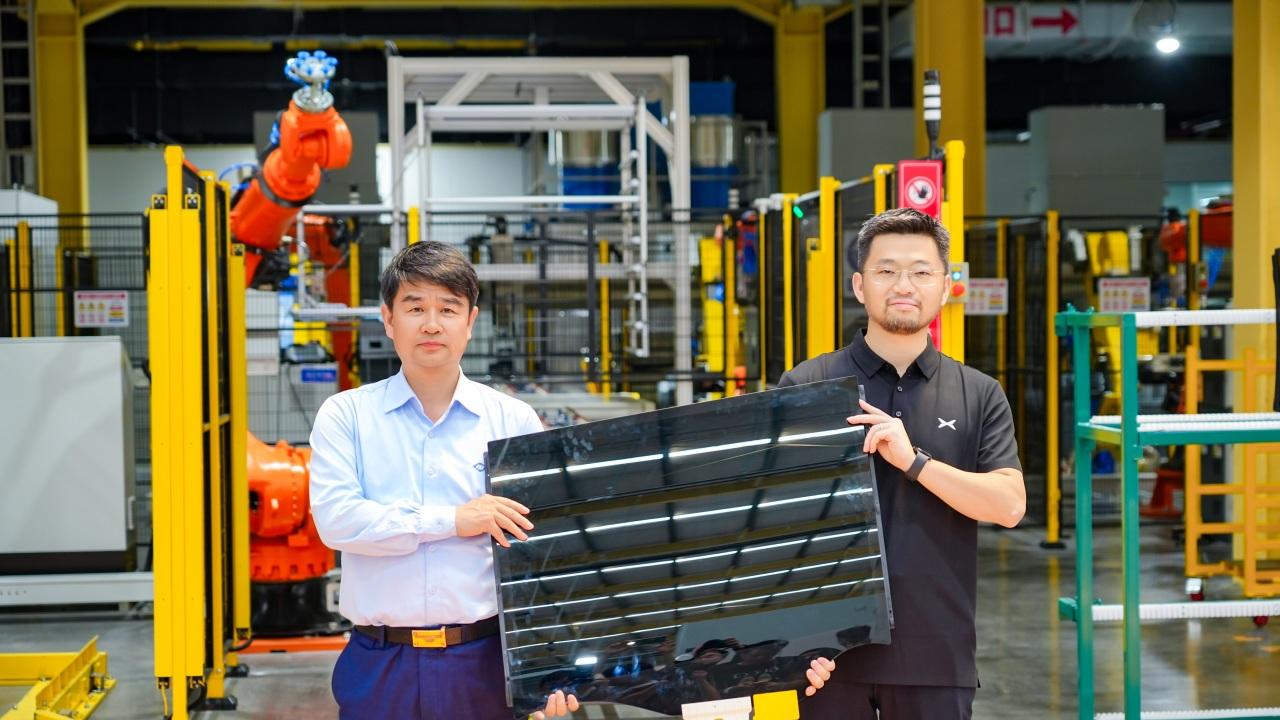 AI自适应调光，0.16秒极速变光…汽车玻璃掀智能化革命