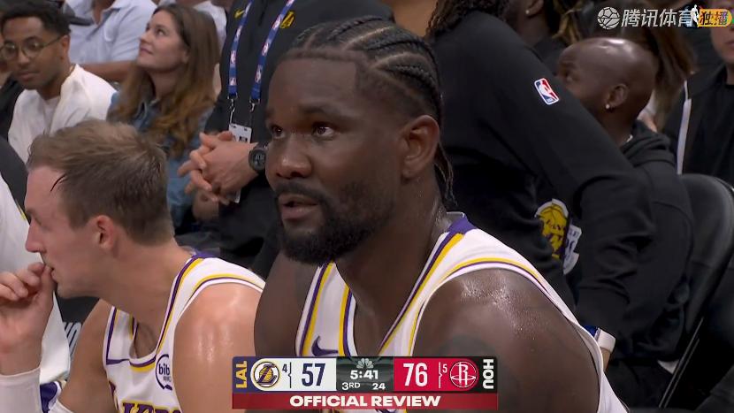 湖人惨败！老詹10+4+9，赛后两队球员冲突，老詹一把拦住斯玛特