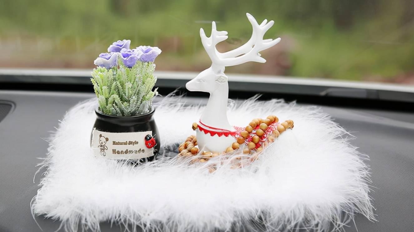 汽车中控台摆件违章吗？最好选择这几样摆件