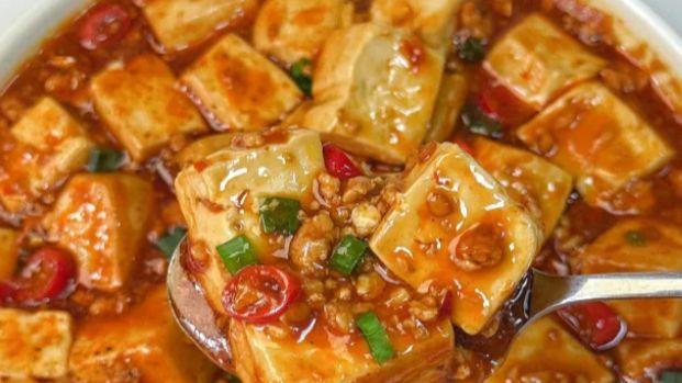 滚烫的肉沫豆腐，装着重庆最暖的人间烟火